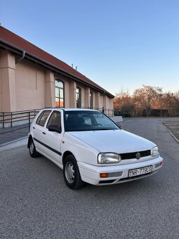 Golf mk3 1.6 55 kw benzín - 2