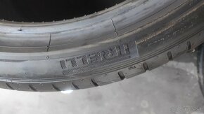 Pirelli 225/40r19 letné - 2