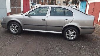 Škoda Octavia 1,6 TOUR benzín - 2