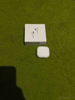 AirPods 4 s aktívnym potláčaním okolitého zvuku - 2