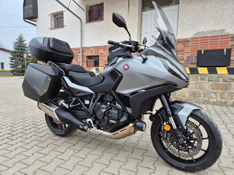 Prodám Honda NT1100 DCT , r. v. 2022, ABS, TC, ČR - 2