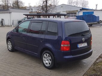 Volkswagen Touran 1.6.FSI - 2