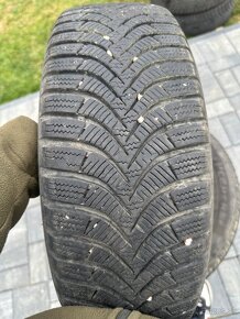 Predam zimne 185/60 R15 pneumatiky - 2