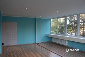 Na prenájom  obchodné a kancelárske priestory, 62 m2,Považsk - 2