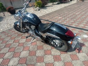 Predám Suzuki intruder 800 - 2