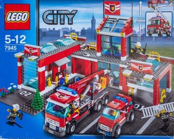 Lego 7945 Fire Station - 2