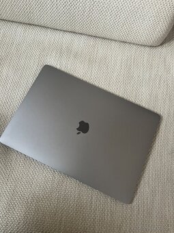 MacBook Pro 2017 16GB RAM/ 256GB pamäť - 2