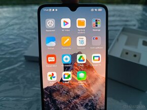 Mobilní telefon Xiaomi Mi 9 / 6GB RAM / 128GB Uložiště / - 2