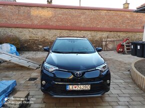 Toyota RAV4 - hybrid - 2