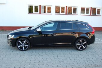 Volvo V60 D3 150PS AT6 R-Design - 2