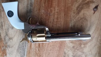 Vzduchovy revolver - 2