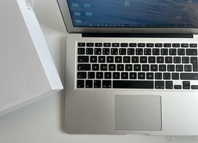 Apple MacBook Air 13 - 2