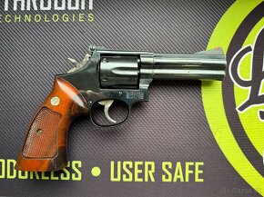 Predám revolver Smith Wesson - 2