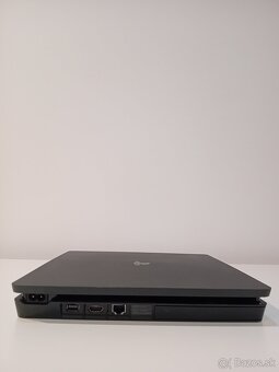 Playstation 4 slim - 2