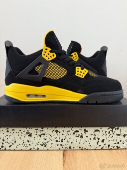 Jordan 4 Retro Thunder - 2