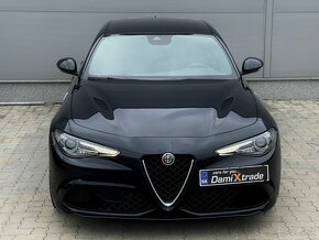 Alfa Romeo Giulia 2.9 Twin Turbo V6 510 AT QV - 2