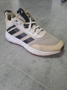 Botasky Adidas lightmotion - 2