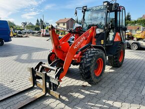 Kolový nakladač Kubota R065 HW - 2