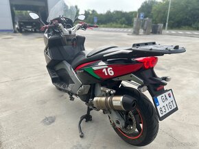 Gilera GP 800 - 2