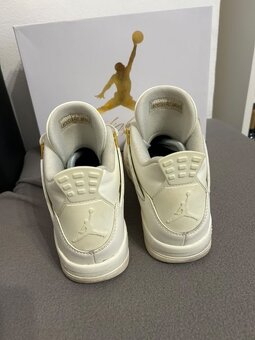 jordan 4 metalic gold - 2