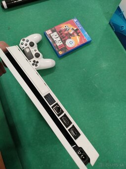 PS 4 slim 1x ovladač 1x hra - 2