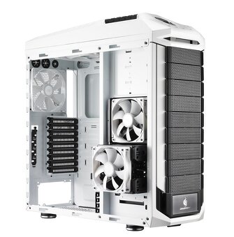 Cooler Master Storm Stryker - 2