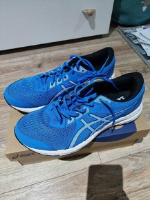 Asics modro bielej farby - 2