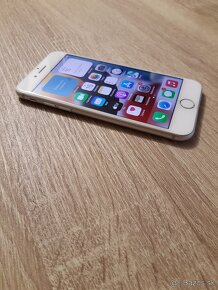 iPhone 8 / 64GB biely TOP stav - 2