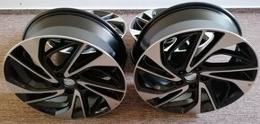 Hyundai tucson R19, 5x114,3 kolesá,elektróny - 2