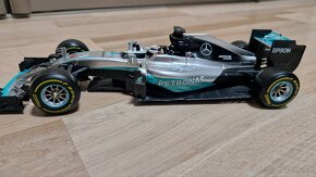 
BBurago 1:18 Race F1 Mercedes AMG Petronas W07 hybrid 2016 - 2