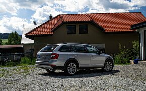 Škoda Octavia Scout 2.0 TDI 4x4 - 2