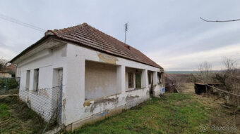 RODINNÝ DOM - CHALÚPKA a POZEMOK 1478m2 KAPINCE-NITRA VOĽNÝ - 2