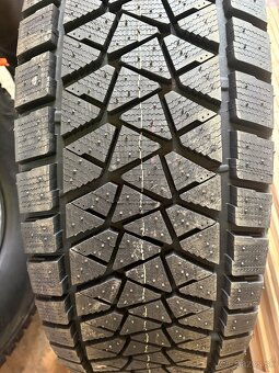 P 285/70 R17 117R - 2