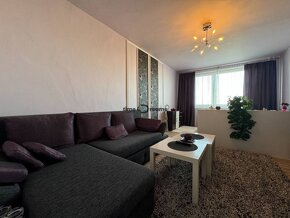 Na predaj: CENTRUM velkometrážny 2 iz.byt + 2x balkon, šatní - 2