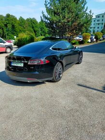 Tesla Model S P85 - 2