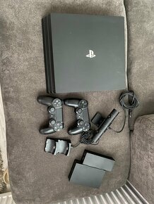 Predám PS 4 PRO 1TB. - 2