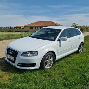 Predám Audi A3 Sportback 1.6 TDI 105k DPF Ambiente - 2