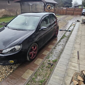 VW golf 6 2.0 tdi 103 kw - 2