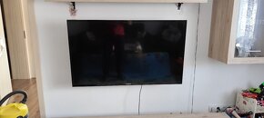 Televizor 4K Orava 49 palcovy 124cm - 2