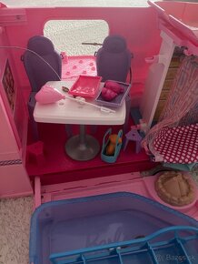 Barbie karavan XXL s bazénom - 2