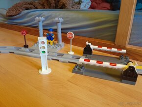 Lego vlacik elektricky s kolajnicami - 2