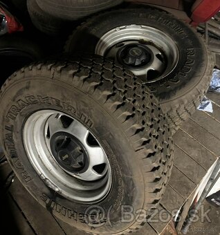 Originál jeep disky + pneu technic Tracker II 31/10.50R15 - 2