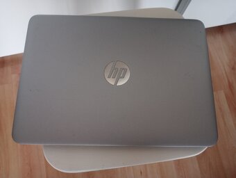 predám HP Elitebook 725 G4 , 8gb ram , 500gb hdd , WIN 8.1 - 2