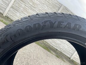 Pneumatiky 255/45 R19 - GoodYear UltraGrip Performance - 2