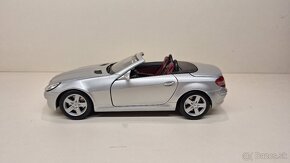 1:18 MERCEDES-BENZ SLK 2004 - 2