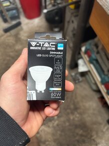 LED žiarovka GU10/6W/230V - 2