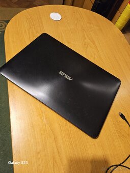 Predam Notebook Asus R556L - 2