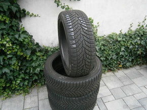 Predám 4x zimné pneu Yokohama 225/45 R19 96VXL - 2