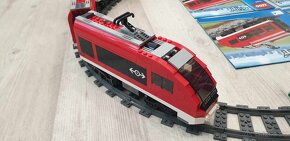 LEGO VLAK 7938 PASSENGER TRAIN - 2