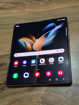 Predám Samsung Galaxy Z Fold 4 256GB Na telefóne sú malé - 2